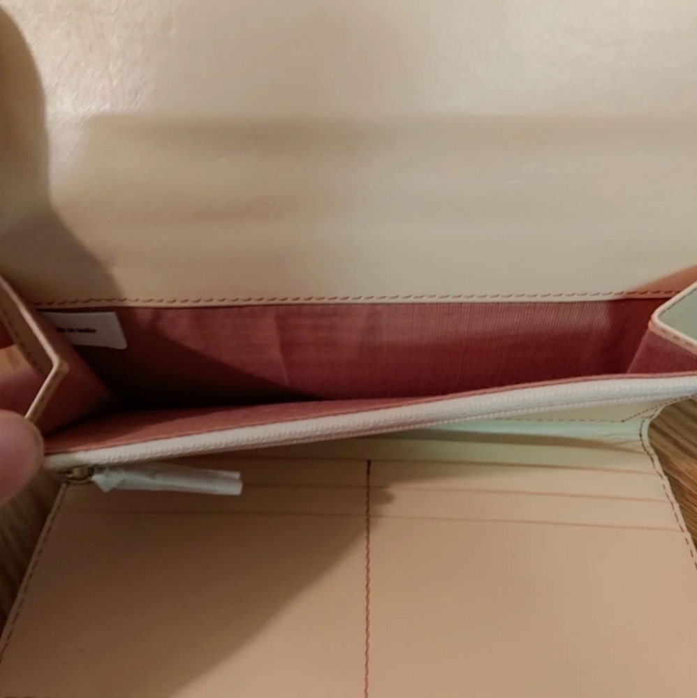 Tula Trifold Wallet - Picture 5 of 6